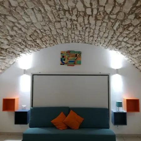 Rocky House Apartment *